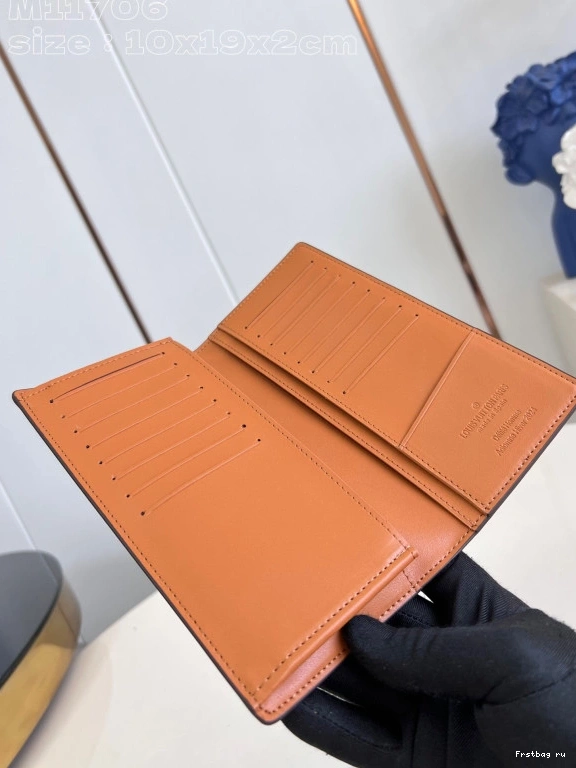 First bag ru LOUIS WALLET-10*19*2cm BRAZZA VUITTON 0709